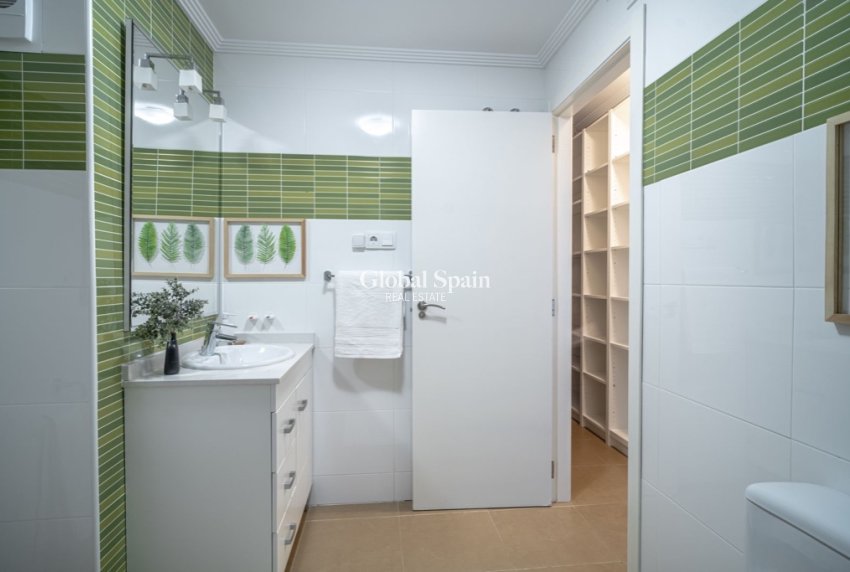 Odsprzedaż - Apartament -
PLAYA FLAMENCA - Zeniamar