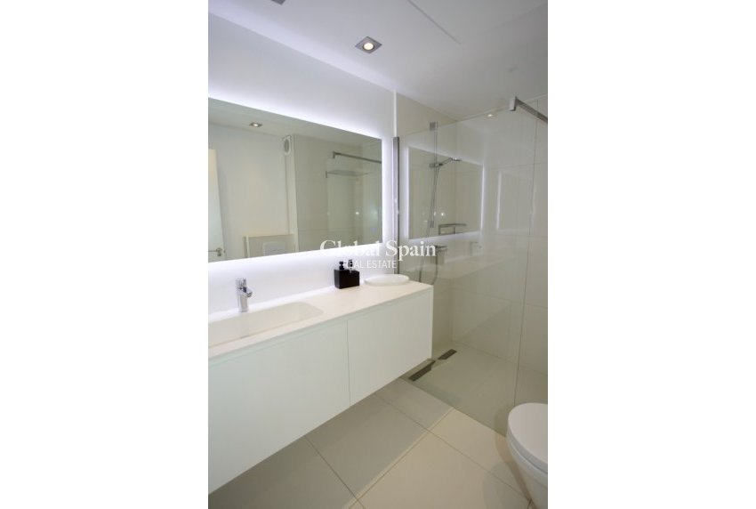 Odsprzedaż - Apartament -
Portals Nous - Calvià