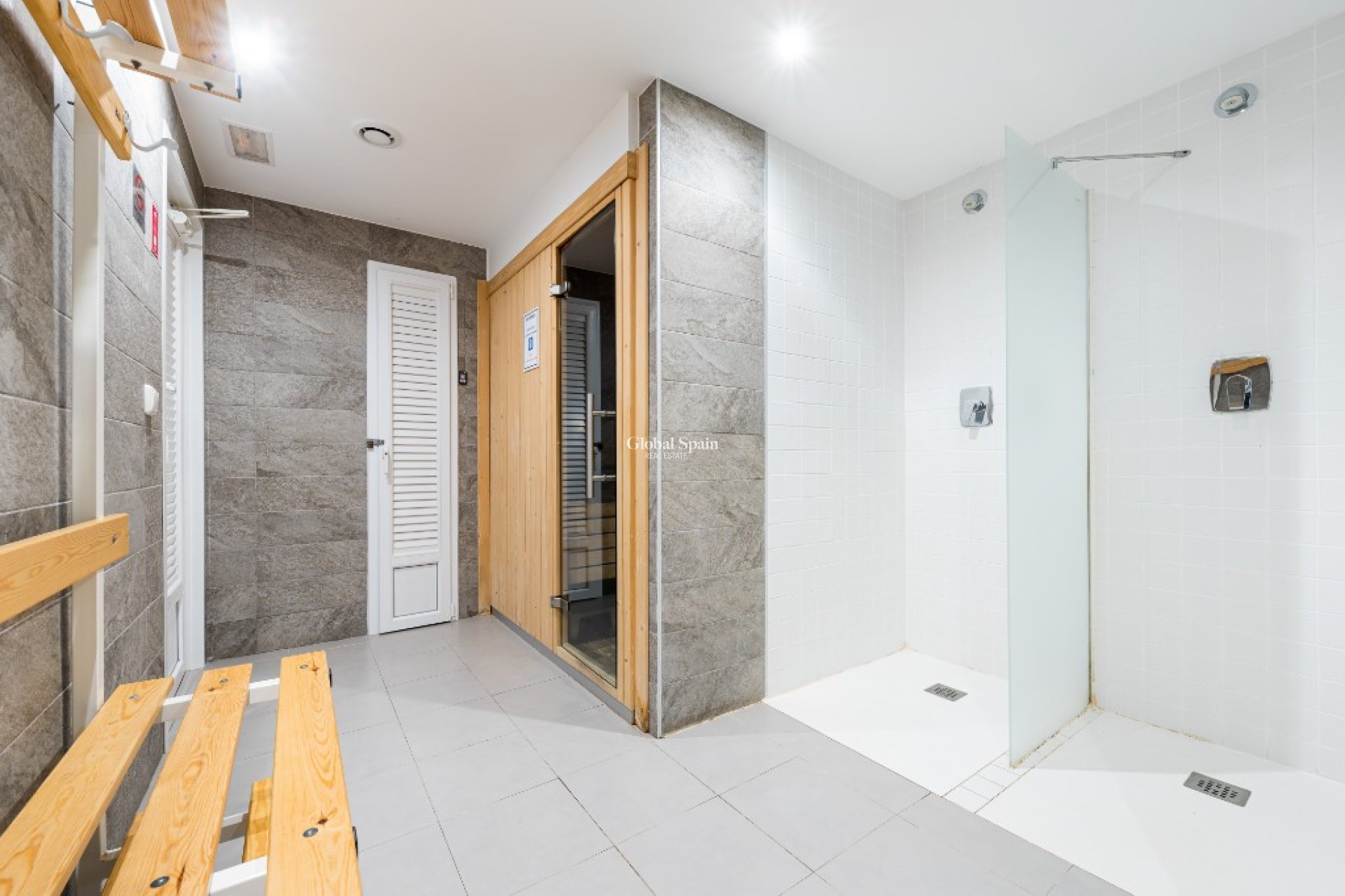 Odsprzedaż - Apartament -
PUNTA PRIMA - Sea Senses