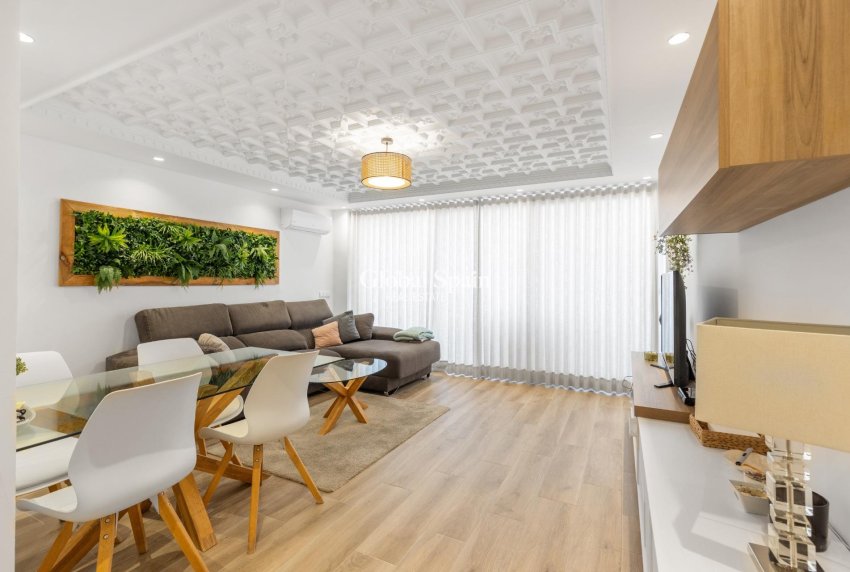 Odsprzedaż - Apartament -
TORREVIEJA - Acequion