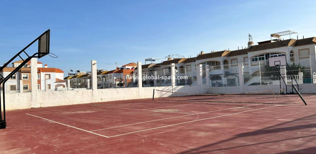 Odsprzedaż - Apartament - Torrevieja - Altos del Limonar