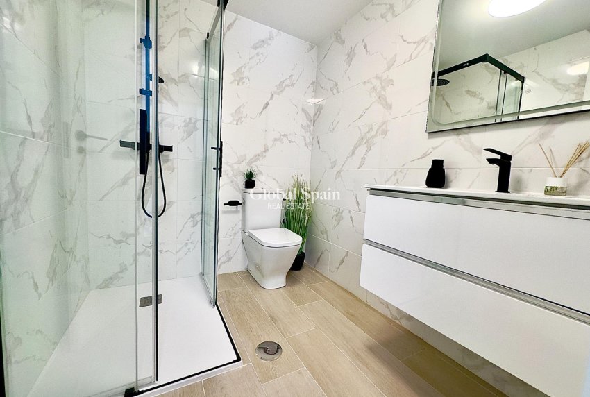 Odsprzedaż - Apartament -
TORREVIEJA - Cabo Cervera