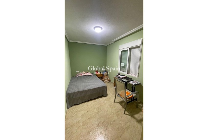 Odsprzedaż - Apartament -
TORREVIEJA - Center