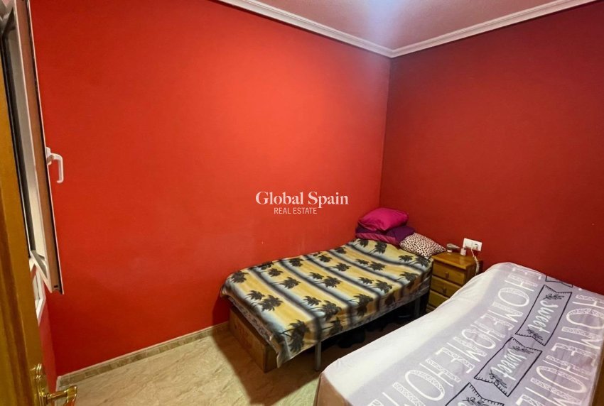 Odsprzedaż - Apartament -
TORREVIEJA - Center