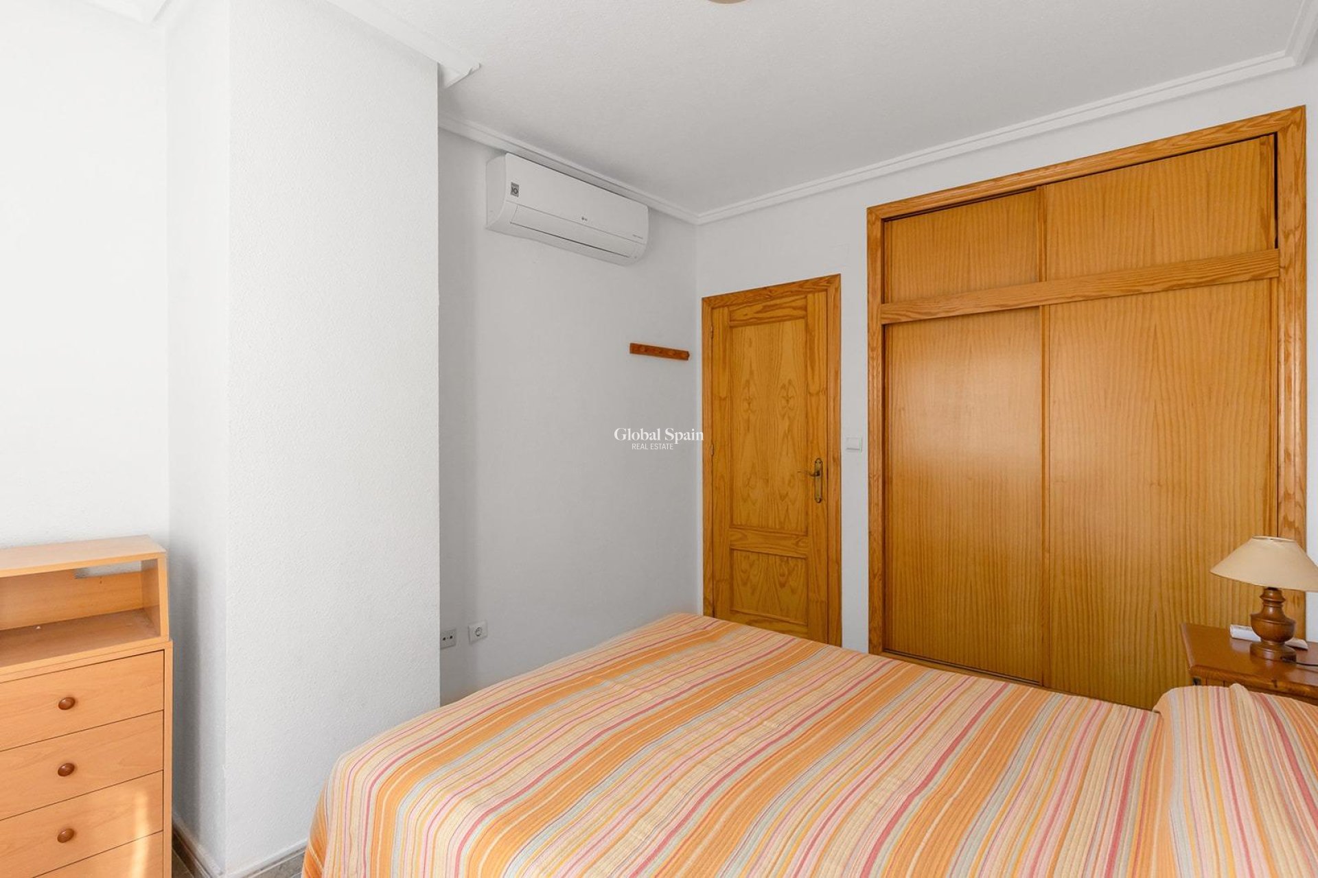 Odsprzedaż - Apartament -
TORREVIEJA - Centro