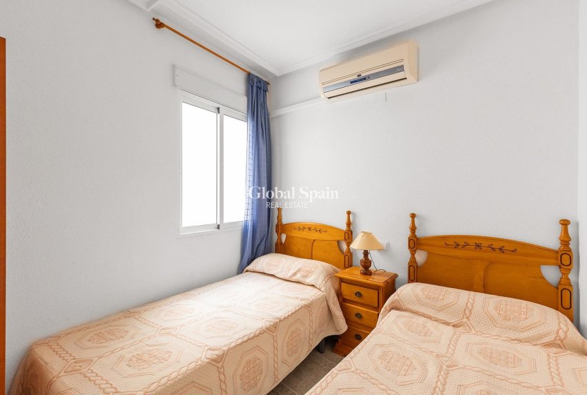 Odsprzedaż - Apartament -
TORREVIEJA - Centro