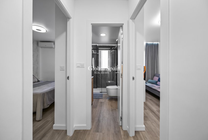 Odsprzedaż - Apartament -
TORREVIEJA - Centro