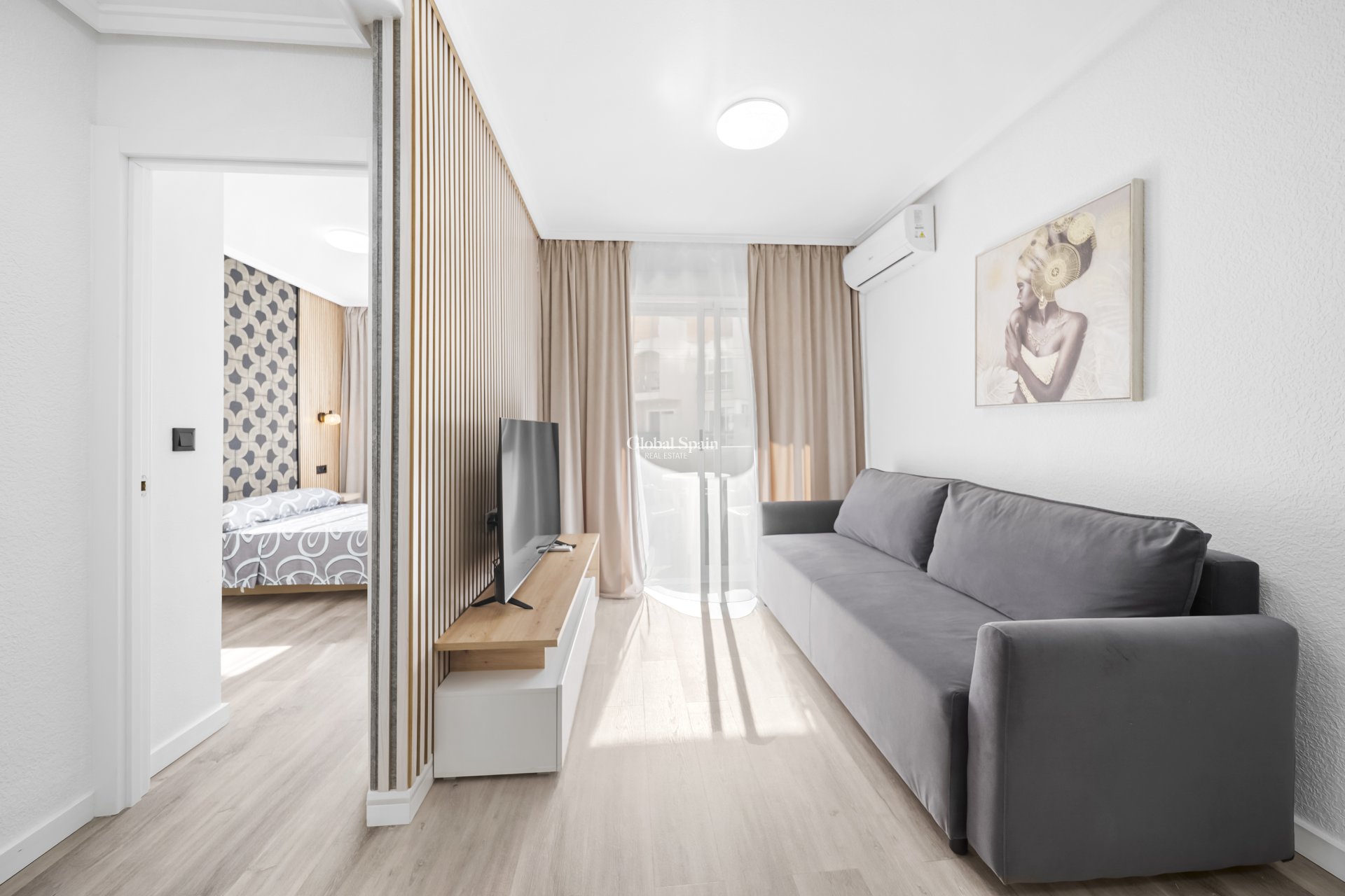 Odsprzedaż - Apartament -
TORREVIEJA - Centro