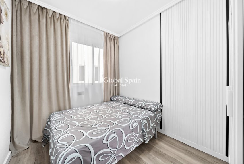 Odsprzedaż - Apartament -
TORREVIEJA - Centro