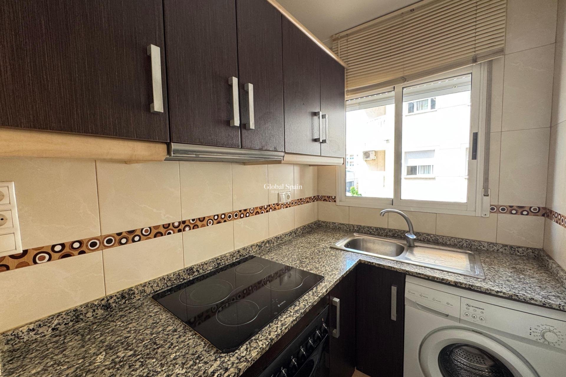 Odsprzedaż - Apartament -
TORREVIEJA - Centro
