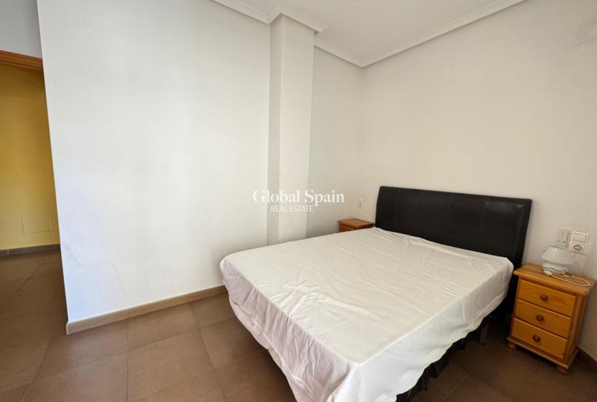 Odsprzedaż - Apartament -
TORREVIEJA - Centro