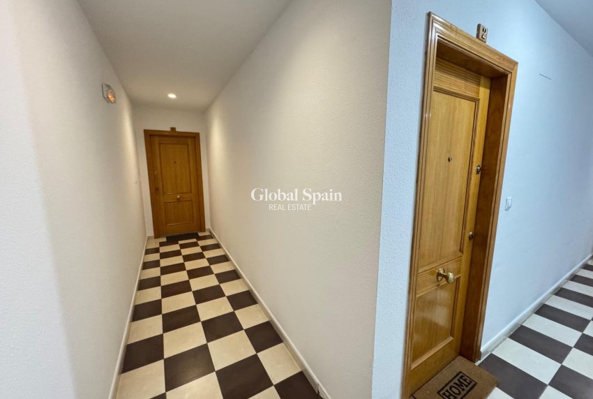 Odsprzedaż - Apartament -
TORREVIEJA - Centro