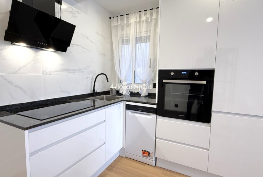 Odsprzedaż - Apartament -
TORREVIEJA - Costa Blanca Sur