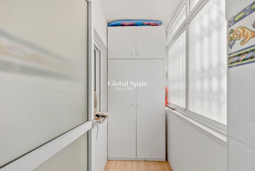 Odsprzedaż - Apartament -
TORREVIEJA - Estacion de autobuses