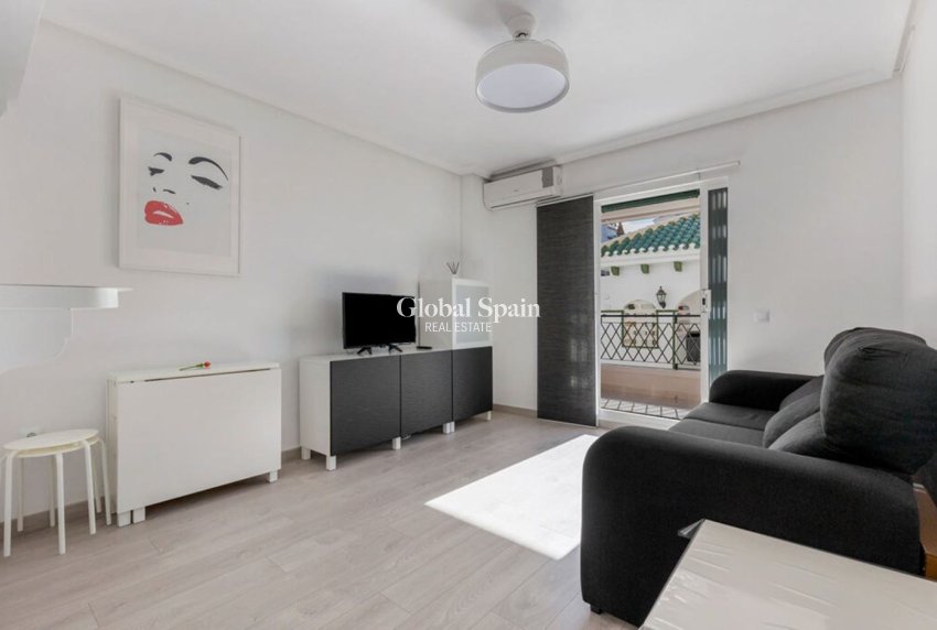 Odsprzedaż - Apartament -
TORREVIEJA - La Mata