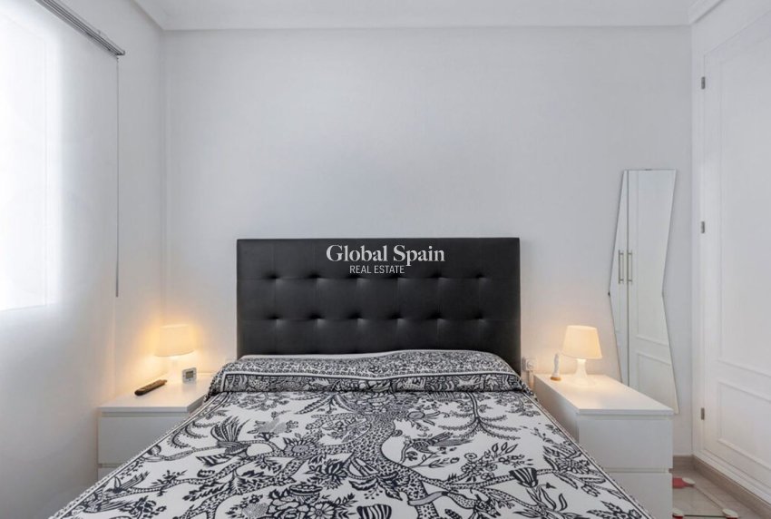 Odsprzedaż - Apartament -
TORREVIEJA - La Mata