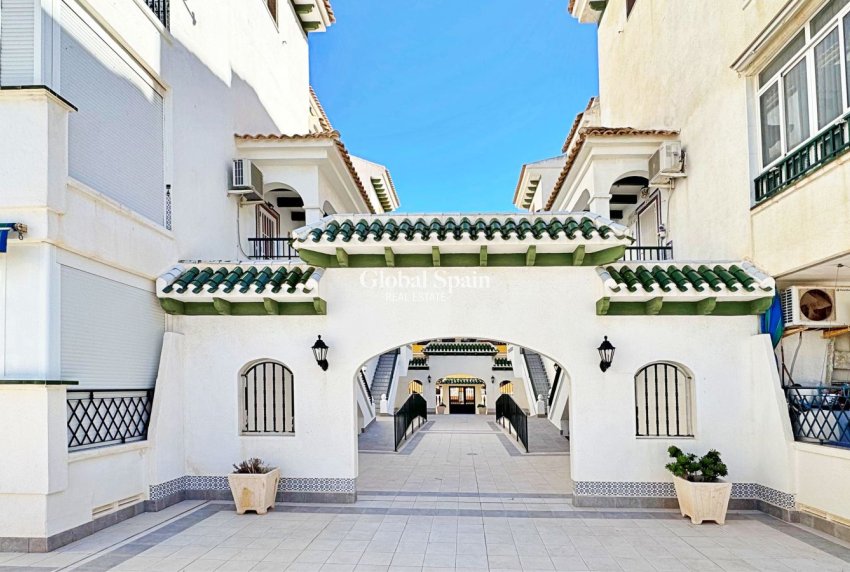 Odsprzedaż - Apartament -
TORREVIEJA - La Mata