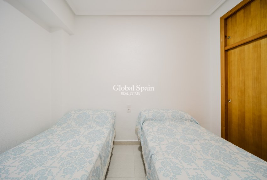 Odsprzedaż - Apartament -
TORREVIEJA - La Mata