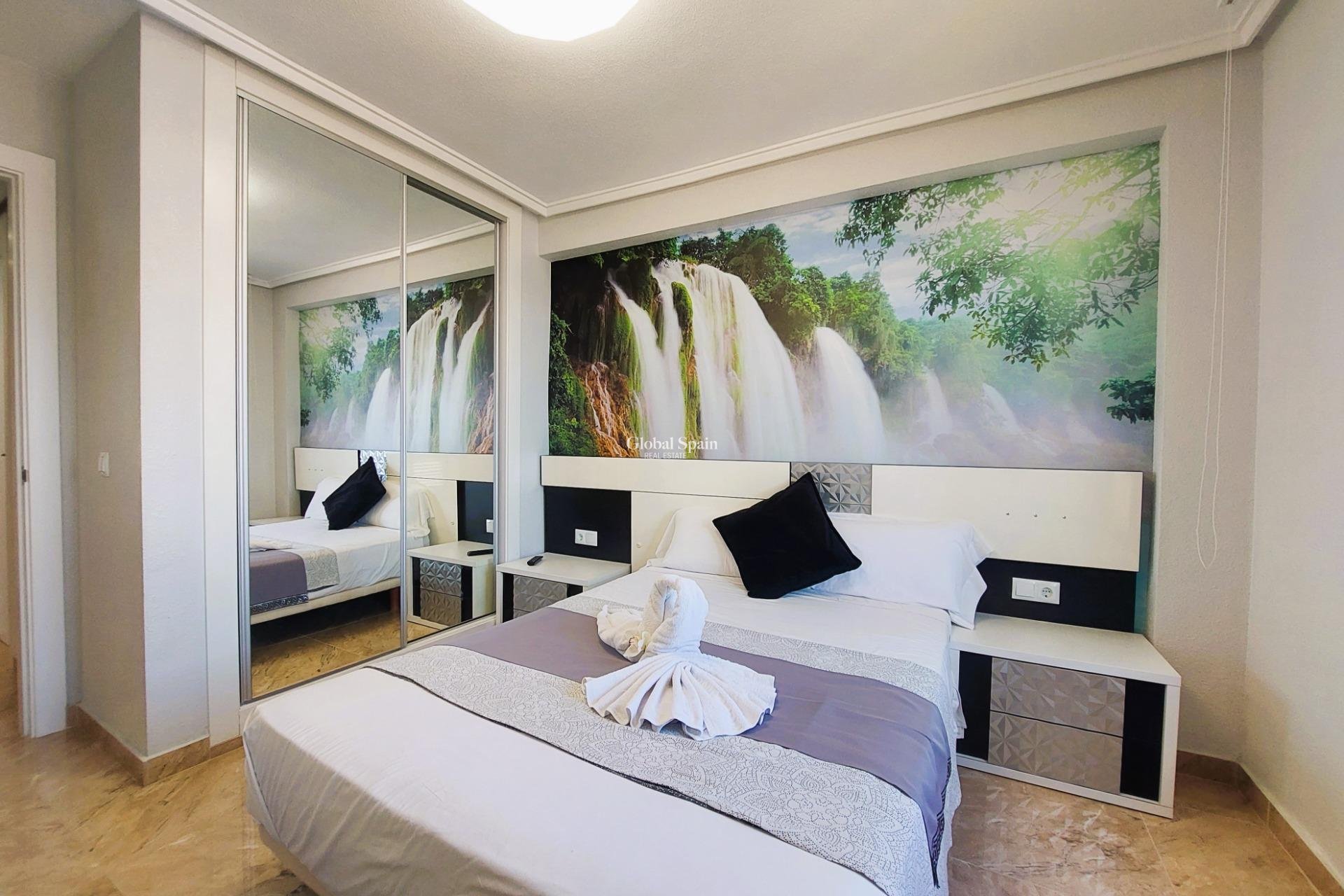 Odsprzedaż - Apartament -
TORREVIEJA - La Mata