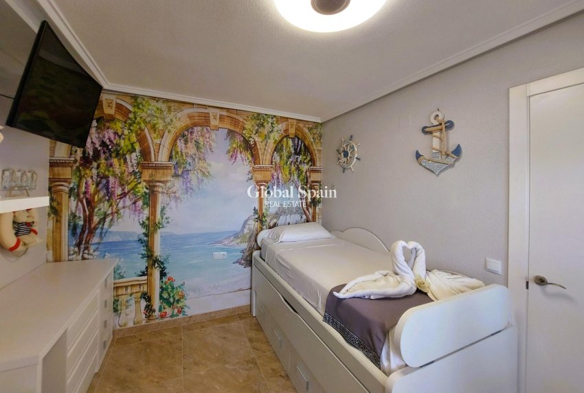 Odsprzedaż - Apartament -
TORREVIEJA - La Mata