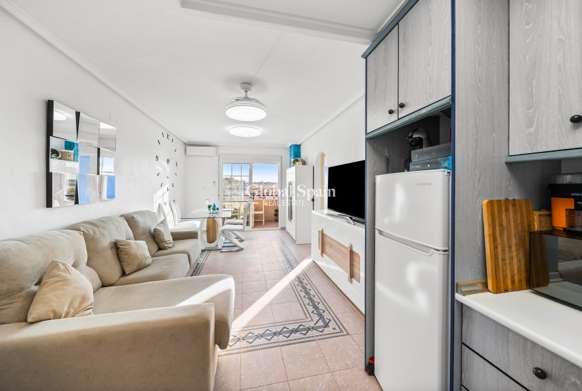 Odsprzedaż - Apartament -
TORREVIEJA - La Mata