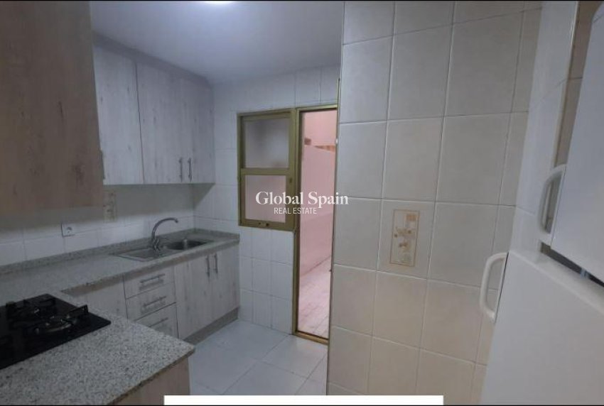 Odsprzedaż - Apartament -
TORREVIEJA - La Mata