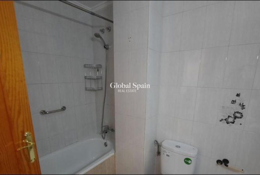 Odsprzedaż - Apartament -
TORREVIEJA - La Mata