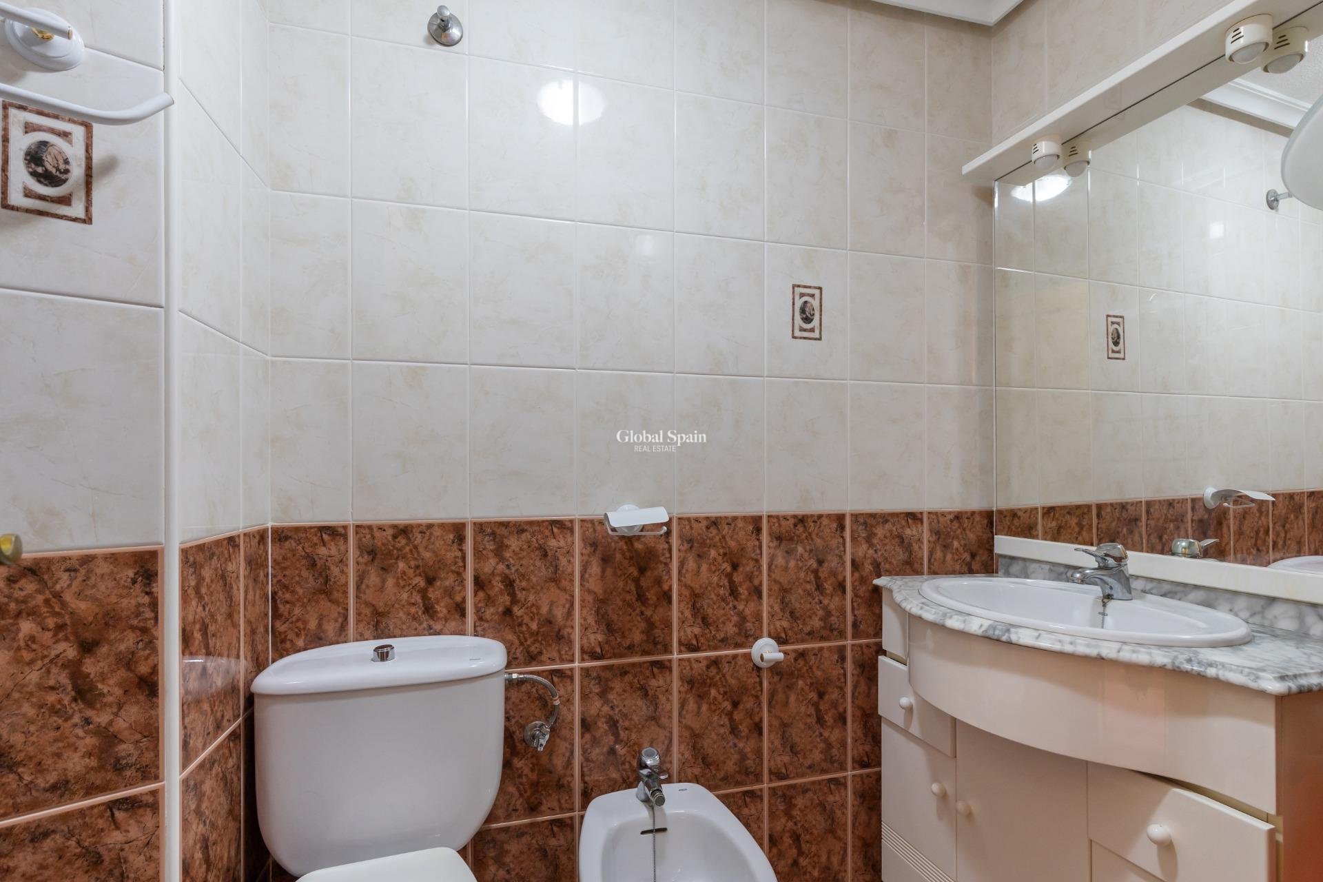 Odsprzedaż - Apartament -
TORREVIEJA - La Mata