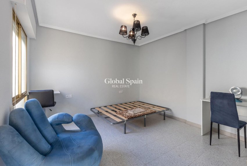 Odsprzedaż - Apartament -
TORREVIEJA - La Mata