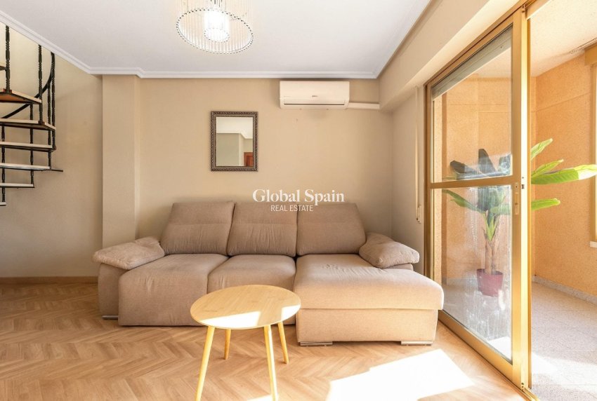 Odsprzedaż - Apartament -
TORREVIEJA - La Mata