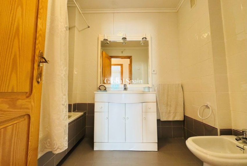 Odsprzedaż - Apartament -
TORREVIEJA - La Mata