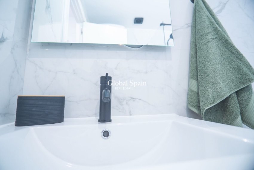 Odsprzedaż - Apartament -
TORREVIEJA - La Veleta