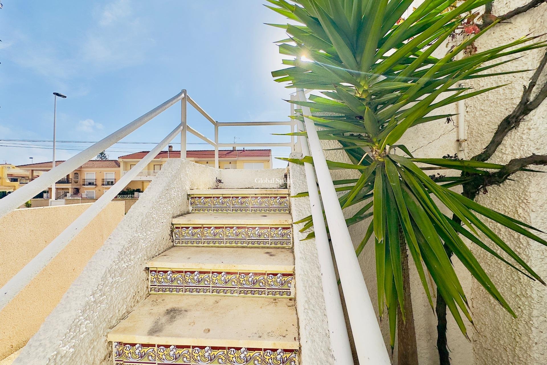 Odsprzedaż - Apartament -
TORREVIEJA - Los Frutales