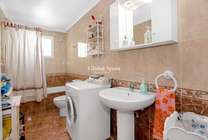Odsprzedaż - Apartament -
TORREVIEJA - Playa de los locos