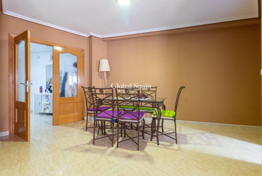 Odsprzedaż - Apartament -
TORREVIEJA - Playa de los locos