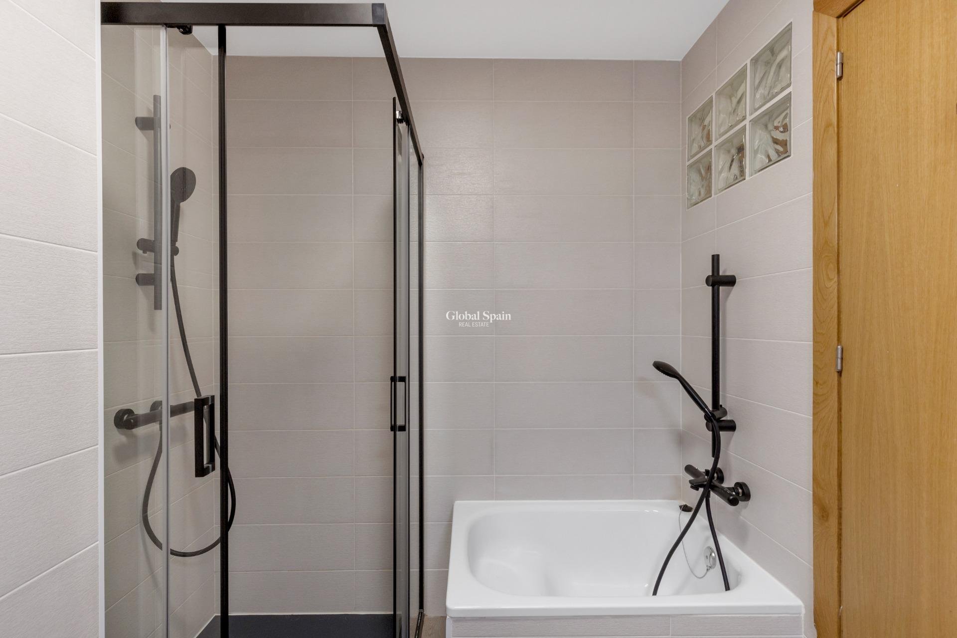 Odsprzedaż - Apartament -
TORREVIEJA - Playa del cura