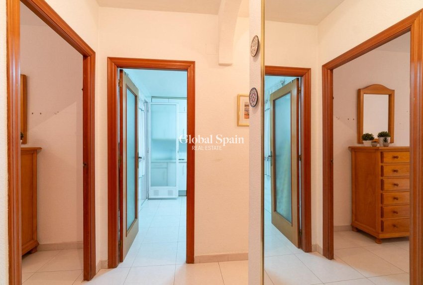 Odsprzedaż - Apartament -
TORREVIEJA - Playa del cura