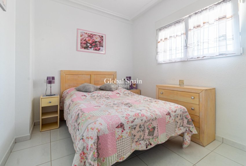 Odsprzedaż - Apartament -
TORREVIEJA - Punta prima
