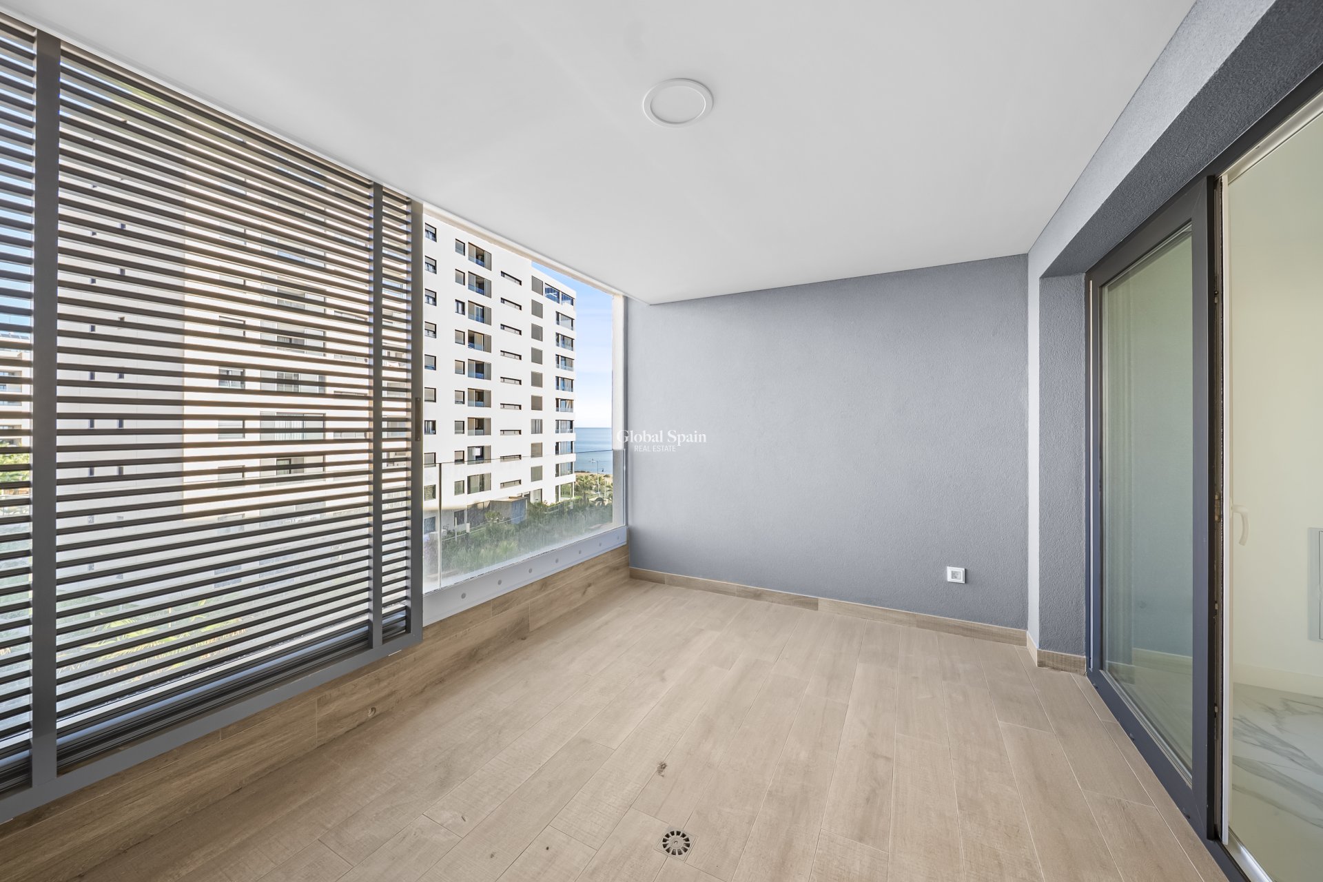 Odsprzedaż - Apartament -
TORREVIEJA - Punta prima