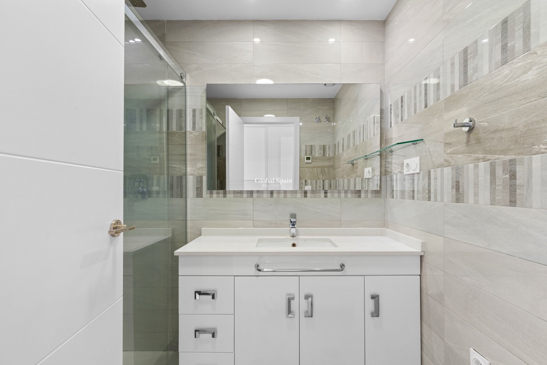 Odsprzedaż - Apartament -
TORREVIEJA - Punta Prima