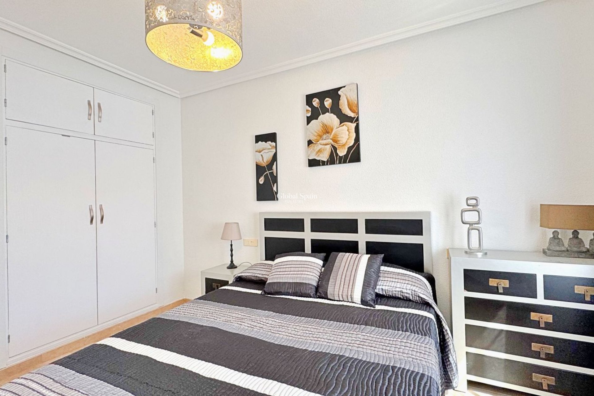 Odsprzedaż - Apartament -
TORREVIEJA - Rocio del Mar