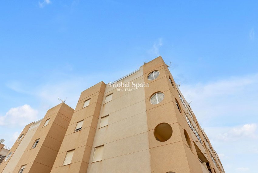 Odsprzedaż - Apartament -
TORREVIEJA - San luis