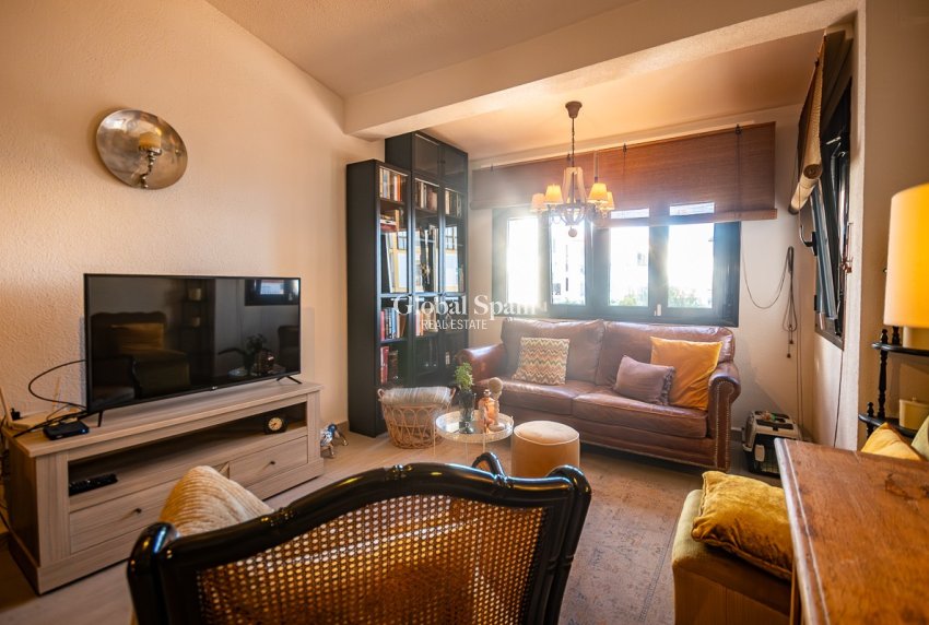 Odsprzedaż - Apartament -
TORREVIEJA - Torre la mata