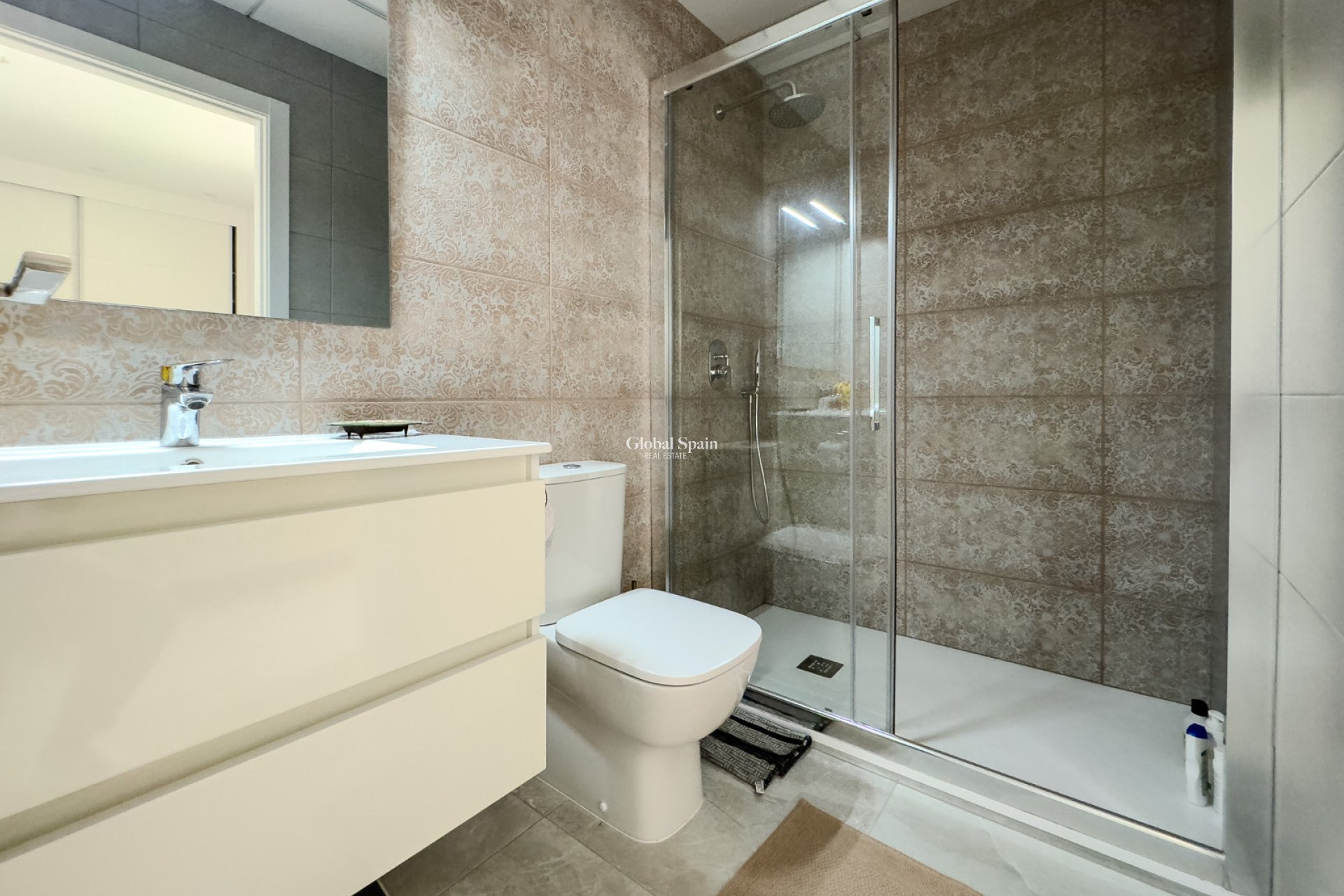 Odsprzedaż - Apartament -
TORREVIEJA - Torrevieja