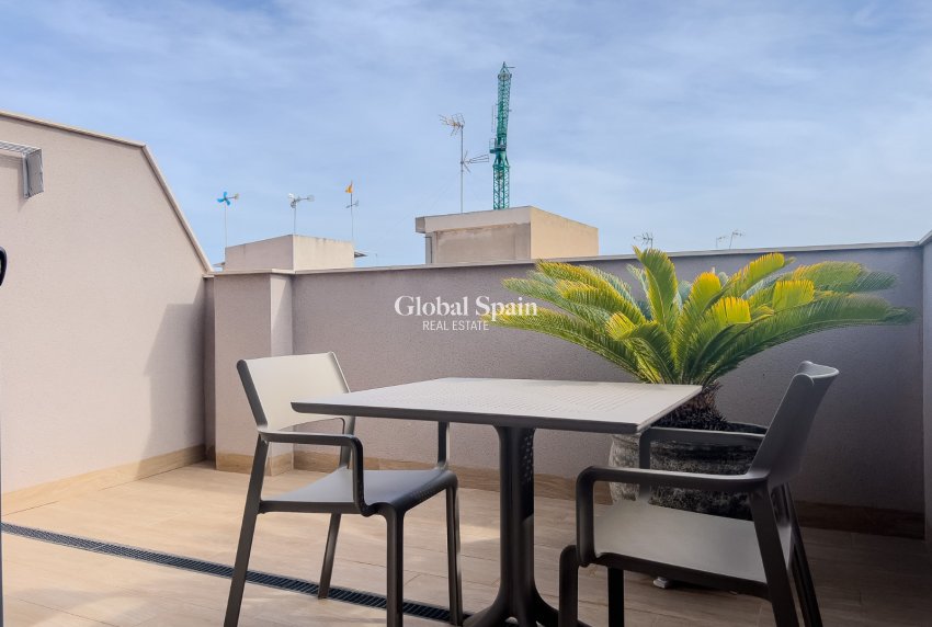 Odsprzedaż - Apartament -
TORREVIEJA - Torrevieja