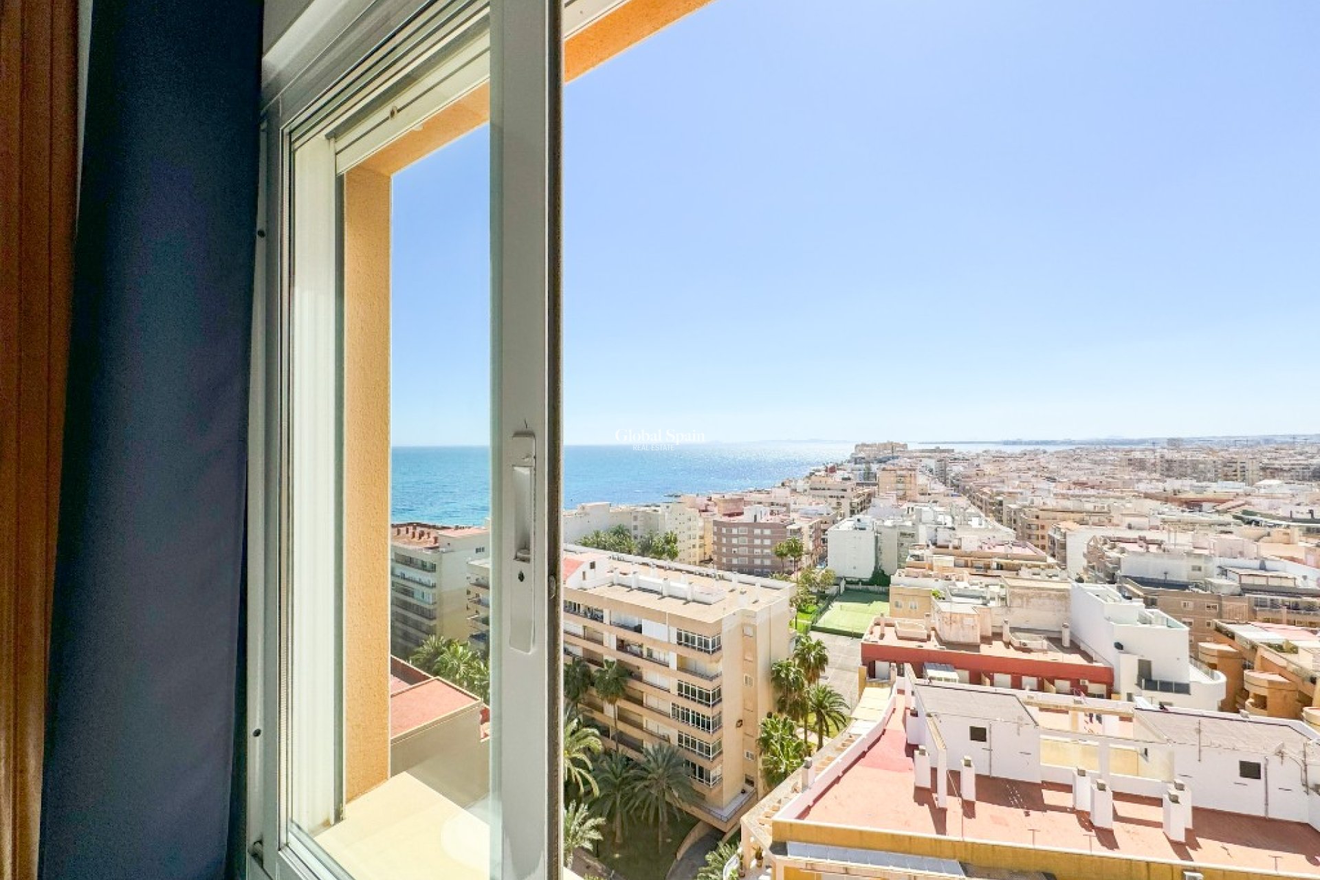 Odsprzedaż - Apartament -
TORREVIEJA - Torrevieja