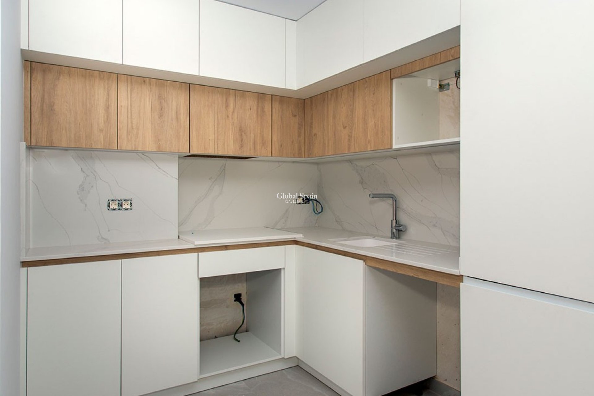 Odsprzedaż - Apartament -
TORREVIEJA - 