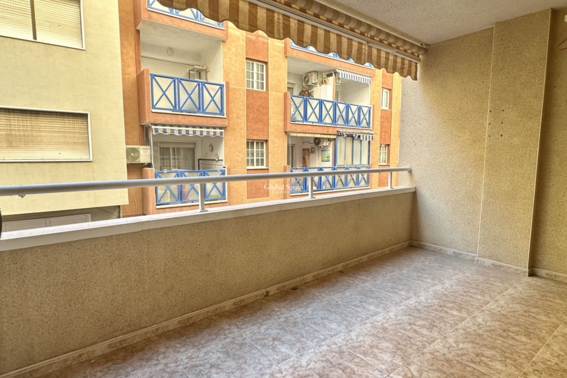 Odsprzedaż - Apartament -
TORREVIEJA - 