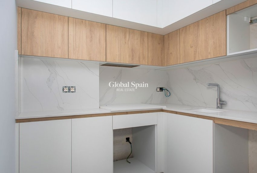 Odsprzedaż - Apartament -
TORREVIEJA - 