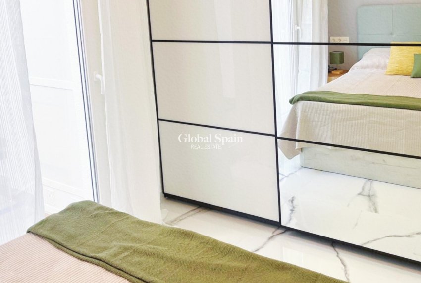 Odsprzedaż - Apartament -
TORREVIEJA - 